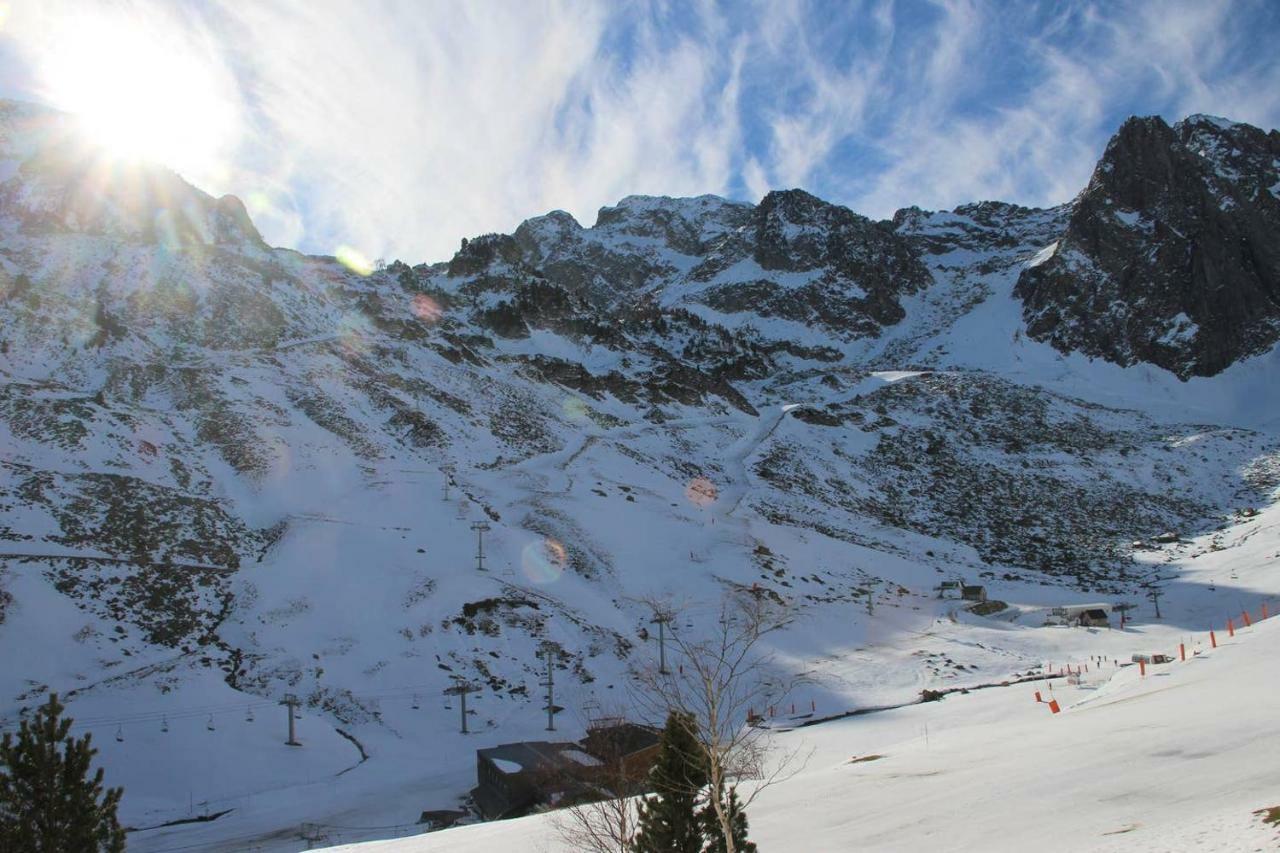 Au Pied Des Pistes + Cellier